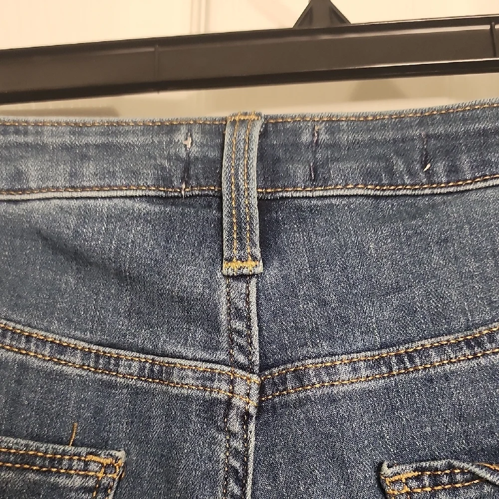 Universal Thread Classic Blue Denim Jeans - Picture 7 of 10